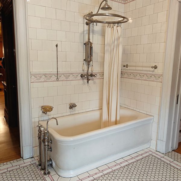 Soaking Bathtub